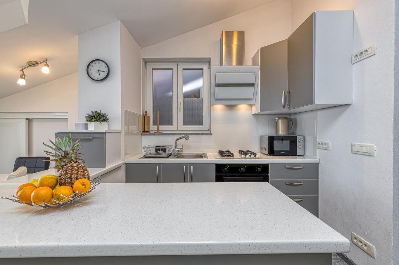 Enjoy At L&C Apartamento Rovinj Exterior foto